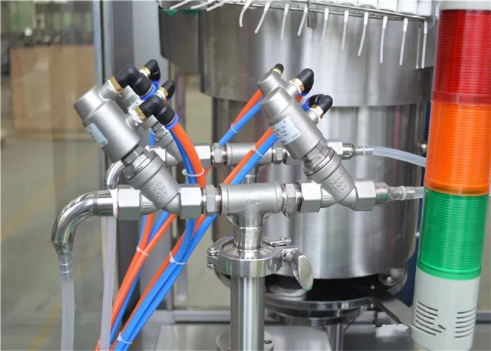 بجلی سے چلنے والی قسم کی خوشبو کی بوتلیں بھرنے والی مشین