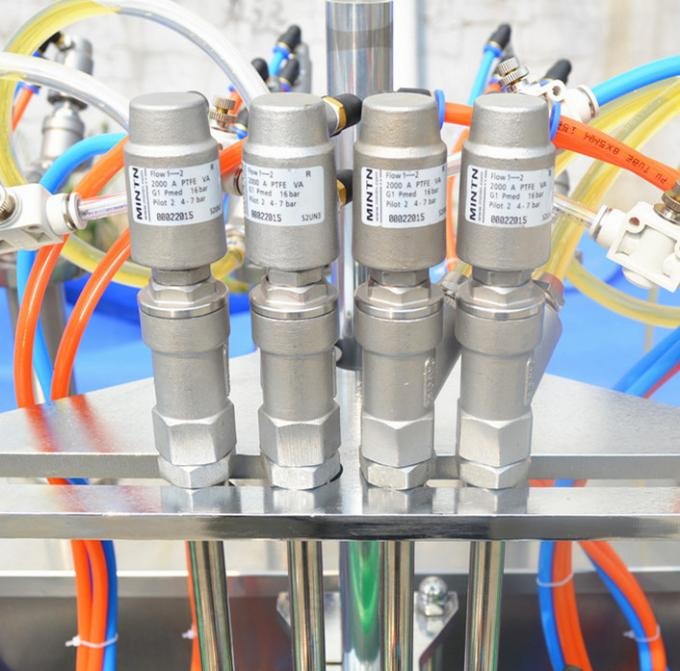 4 نوزلز کے ساتھ پی ایل سی کنٹرول شیشے کی بوتل کیپنگ مشین 